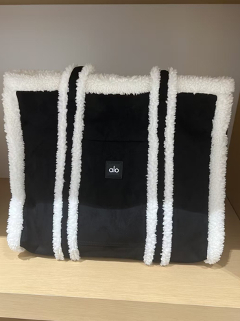 ALO OLO ženska poliester tote torba — otvoreni vrh, horizontalni kvadratni oblik, dvostruki remeni za ramena, unutarnje džepove za telefon i dokumente