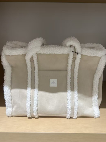 ALO OLO ženska poliester tote torba — otvoreni vrh, horizontalni kvadratni oblik, dvostruki remeni za ramena, unutarnje džepove za telefon i dokumente