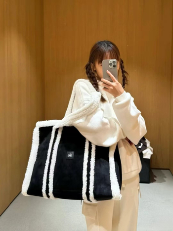 ALO OLO ženska poliester tote torba — otvoreni vrh, horizontalni kvadratni oblik, dvostruki remeni za ramena, unutarnje džepove za telefon i dokumente