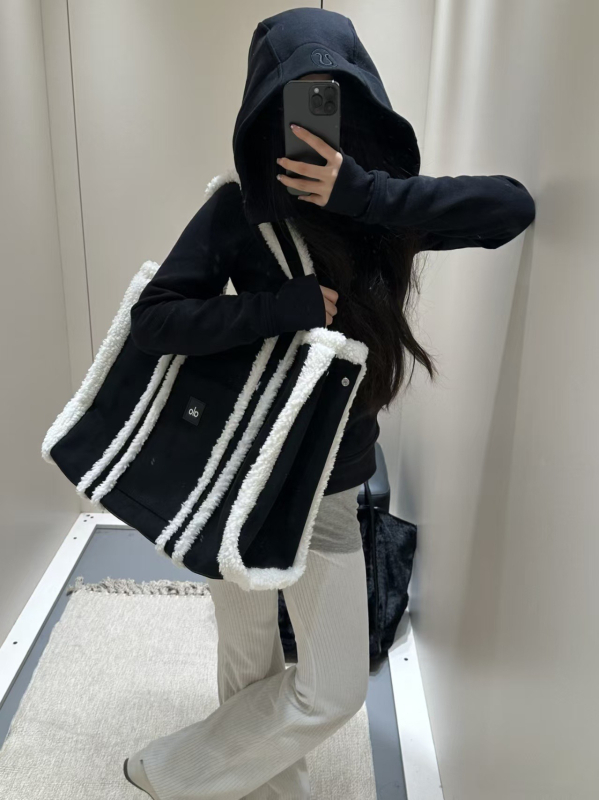 ALO OLO ženska poliester tote torba — otvoreni vrh, horizontalni kvadratni oblik, dvostruki remeni za ramena, unutarnje džepove za telefon i dokumente