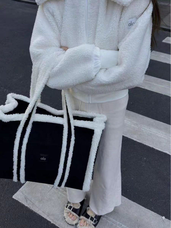 ALO OLO ženska poliester tote torba — otvoreni vrh, horizontalni kvadratni oblik, dvostruki remeni za ramena, unutarnje džepove za telefon i dokumente