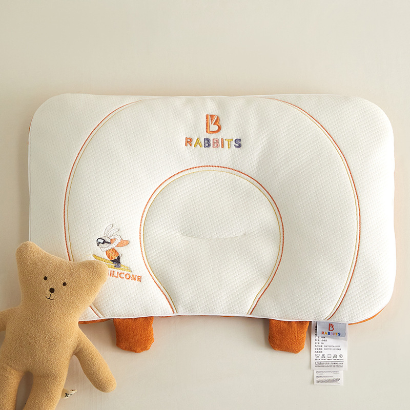 Παιδικό ορθογώνιο μαξιλάρι με γέμισμα από πολυεστερικές ίνες, ύφασμα 70% πολυεστέρας, 30% Lyocell; μορφή ορθογώνιο; βάρος έως 0,5 kg; κατάλληλο για παιδιά.