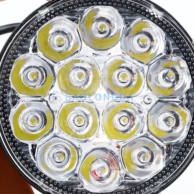 Off-road LED radna svjetiljka, 14 LED, 42W, 12-80V, aluminijsko kućište, prilagodljivo procesiranje