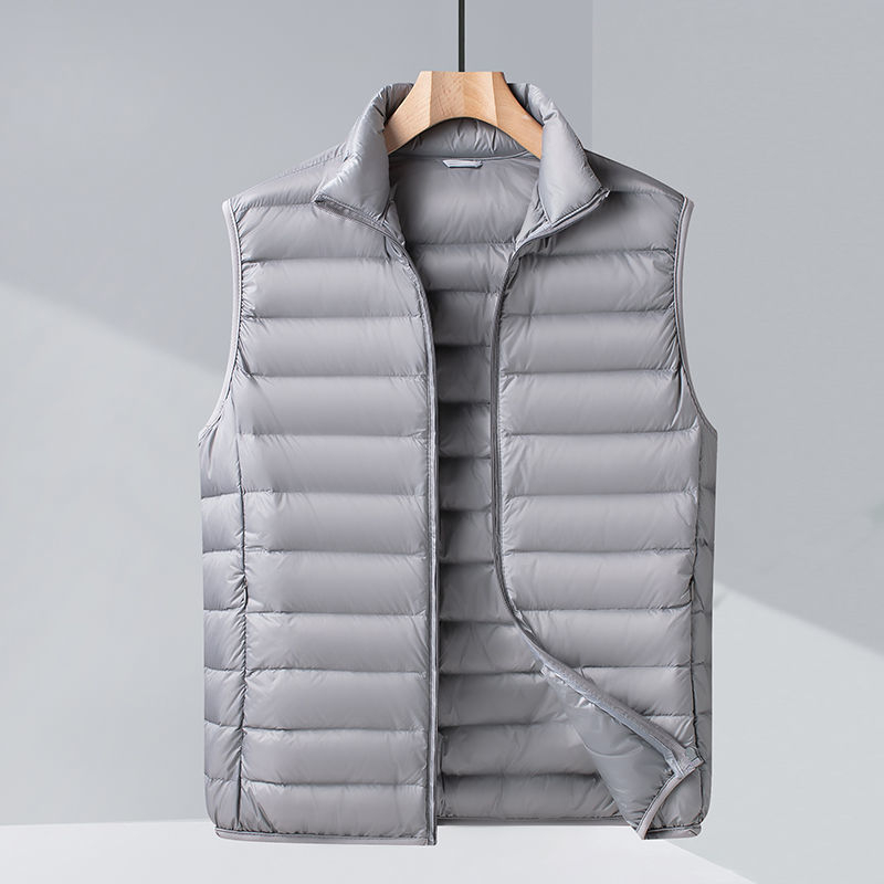 Muški lagani down vest bez rukava, punjenje od guščeg perja 30–35%, tkanina od poliestera, debeli kroj, duljina 50–65 cm