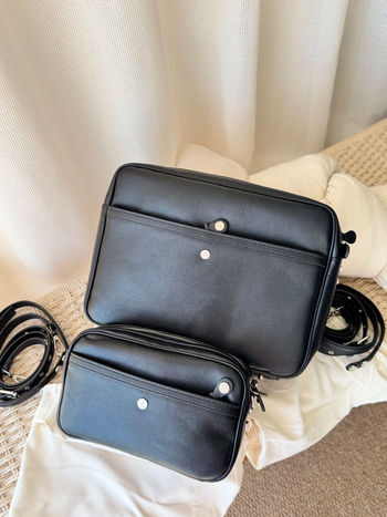 Geantă de umăr din piele naturală, buzunar interior cu fermoar laminat, închidere cu fermoar, formă orizontală pătrată