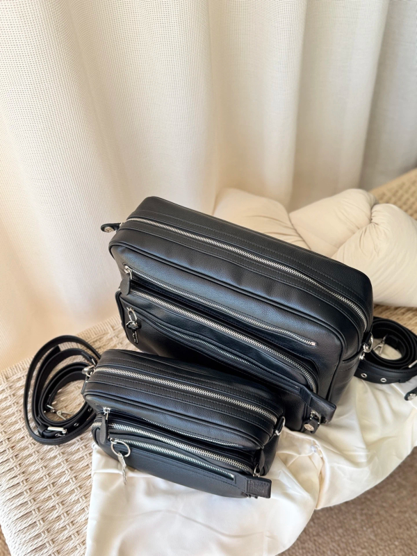 Geantă de umăr din piele naturală, buzunar interior cu fermoar laminat, închidere cu fermoar, formă orizontală pătrată