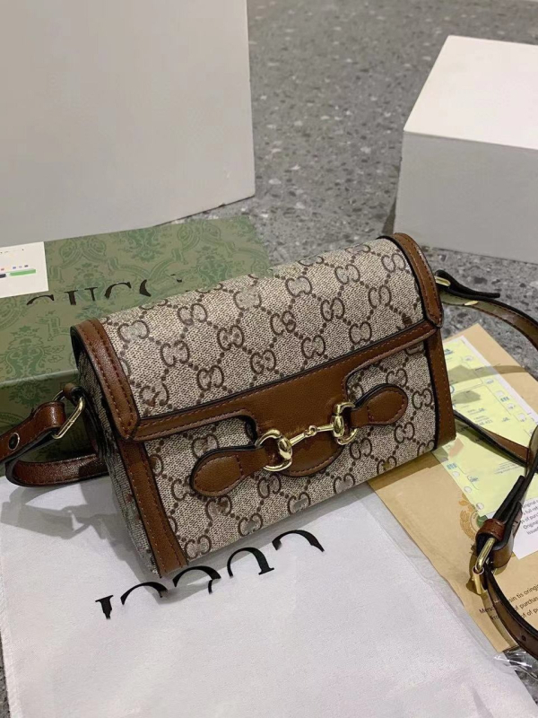 Taška na mobilný telefón, PU materiál, otvorenie typu kryt, držiak na bankovky, horizontálny štvorcový tvar, podšívka z syntetickej kože