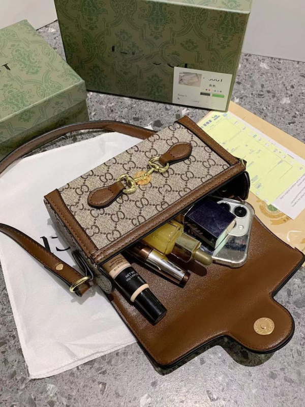 Taška na mobilný telefón, PU materiál, otvorenie typu kryt, držiak na bankovky, horizontálny štvorcový tvar, podšívka z syntetickej kože