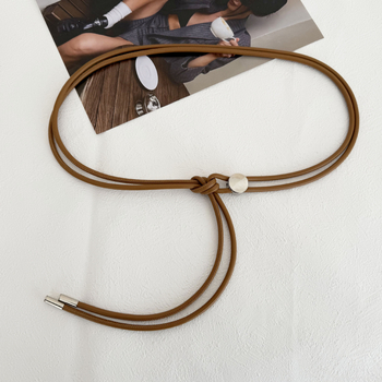 PU pojas s čvorom, metalna kopča, zatvaranje remenom, uska širina (<2 cm), elektroplating završna obrada