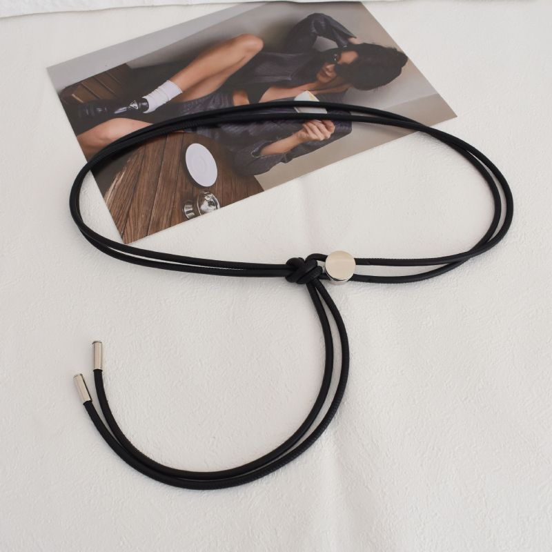 PU pojas s čvorom, metalna kopča, zatvaranje remenom, uska širina (<2 cm), elektroplating završna obrada