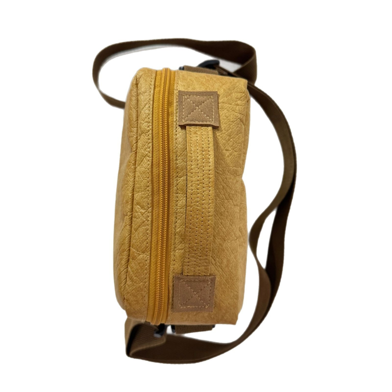 Crossbody torba od kraft papira, ulični stil, zatvarač na zip, vertikalni kvadratni oblik, unutarnji pretinci: pretinac sa zipom, pretinac za telefon, pretinac za dokumente