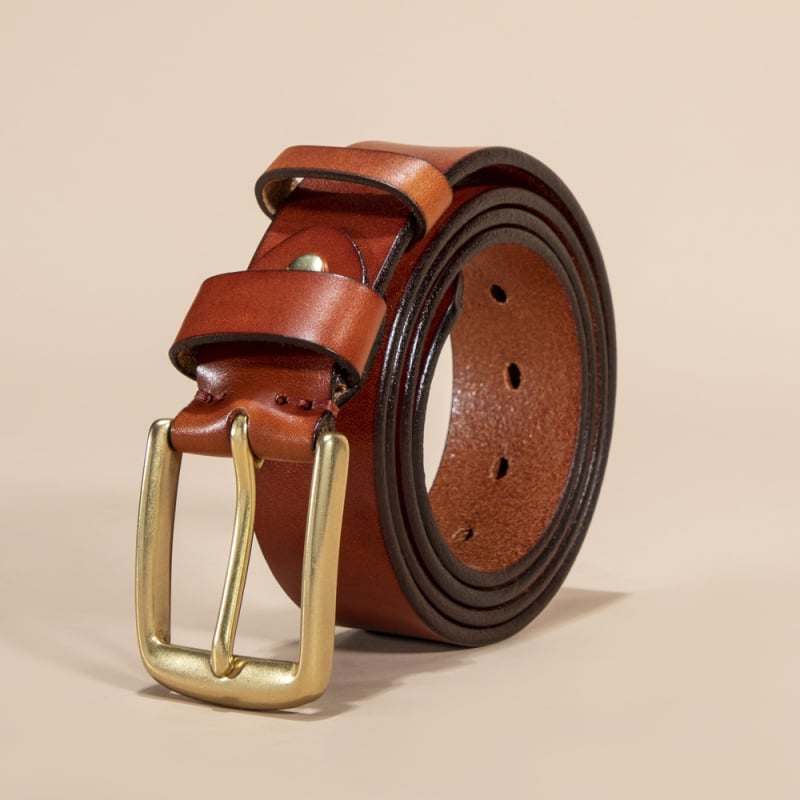 Пояс от естествена кожа – първи слой кравешка кожа, медна закопчалка с игла, ширина 2–4 см, стил винтидж