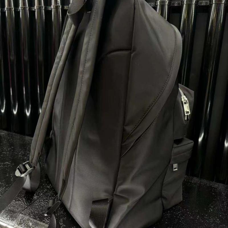 M6 Nylon ruksak za prijenosno računalo, kapacitet 20–35 L, vodootporan, zakrivljeni naramnici, gradski stil
