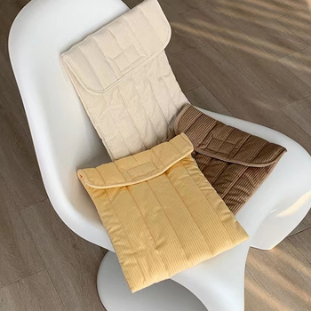 Torba za notebook Space-Cotton s quiltiranim izvezenim detaljem, Unisex, Poliester (Proljeće 2023)