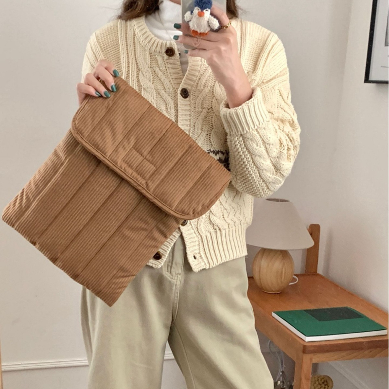 Torba za notebook Space-Cotton s quiltiranim izvezenim detaljem, Unisex, Poliester (Proljeće 2023)