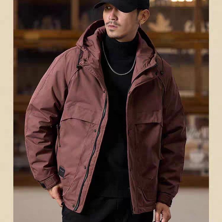 Muška jakna s kapuljom, debeli izolacijski sloj, za zimu, bočni džepovi.