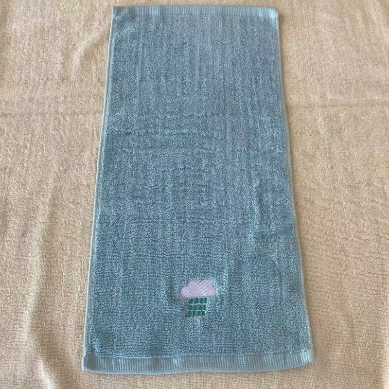 Golden face Dječji ručnik od 100% pamuka s izvezenim uzorkom, 100–120 g