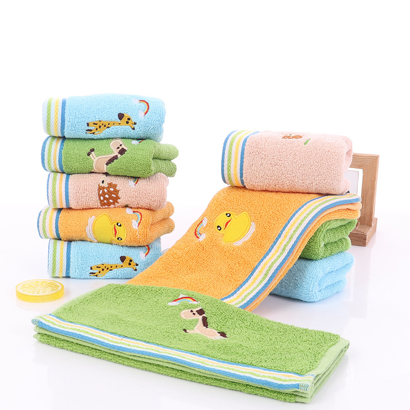 Dječji ručnik od 100% pamuka, mekan i upijajući, s crtić-motivom, džakard izvezeno, 32s pređa, težina 50–80 g, prilagodljiv