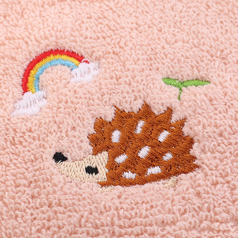 Dječji ručnik od 100% pamuka, mekan i upijajući, s crtić-motivom, džakard izvezeno, 32s pređa, težina 50–80 g, prilagodljiv