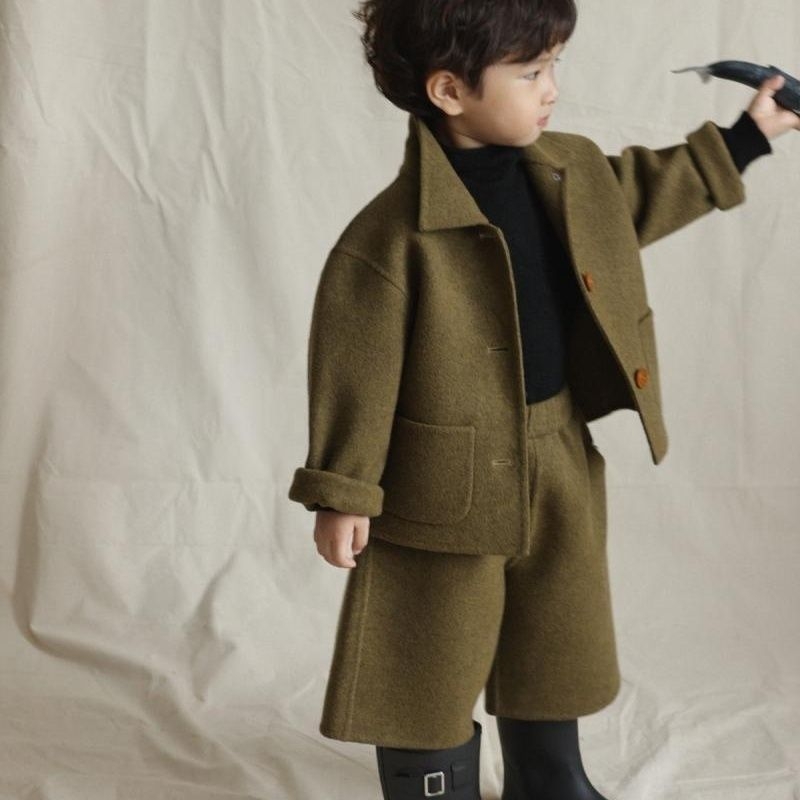 Korejskog stila dječji dvodijelni kostim od korduroja s smjesom kunićjeg krzna (<30%), dugi rukavi, kratke hlače, proljeće 2025