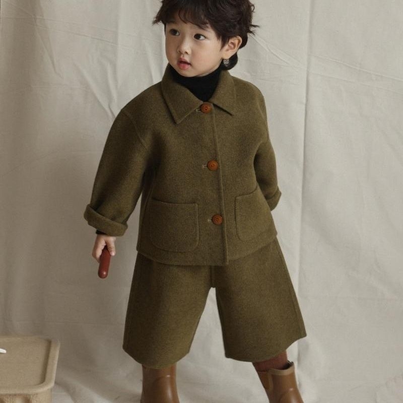 Korejskog stila dječji dvodijelni kostim od korduroja s smjesom kunićjeg krzna (<30%), dugi rukavi, kratke hlače, proljeće 2025