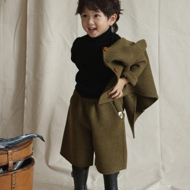Korejskog stila dječji dvodijelni kostim od korduroja s smjesom kunićjeg krzna (<30%), dugi rukavi, kratke hlače, proljeće 2025