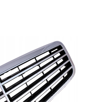 Središnja prednja rešetka za Mercedes-Benz E-Class W211 (dio 211 880 1783) Materijal: elektroplating; Instalacija: prednji branik; Dimenzije: 79×30×12 mm; Težina: 2.035 kg