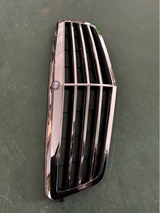 Mercedes-Benz W212 prednja rešetka hladnjaka kromirana 2128801083
