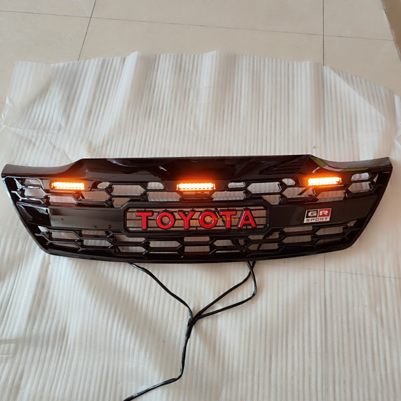 Prednja mreža od mreže s LED dekoracijom za Toyota Fortuner 2012-2014 | ABS plast | Ugradnja na rešetku | Težina 5,3 kg