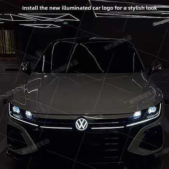 SvetlAjúce VW logo pre Sagitar, Passat, Magotan, Golf a Tiguan L – ABS plast; inštalácia v chladiacej zóne; kompatibilné s modelmi 2012–2025; neovplyvňuje ACC