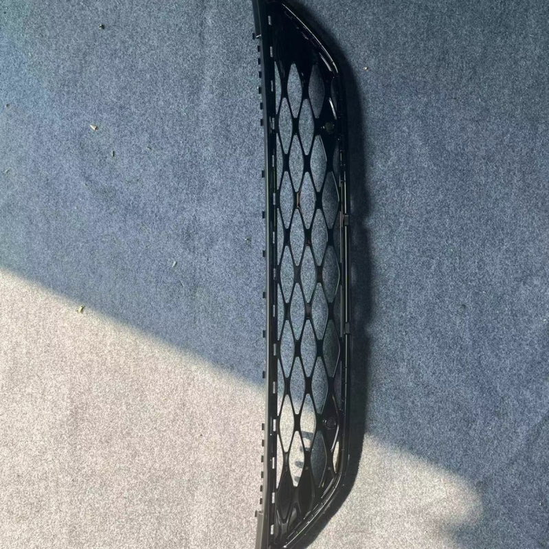 ID6 donja prednja rešetka branika - plast; montaža: branika; kompatibilno s Volkswagen ID6; mjenjač: automatski; broj dodatka: 12G853671041