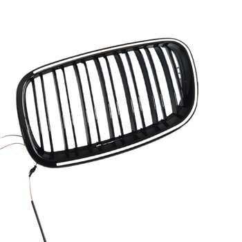 LED traka za rešetku radiatora BMW X5 E70/E71 (07-13), dvovodična zamjena, ABS plast