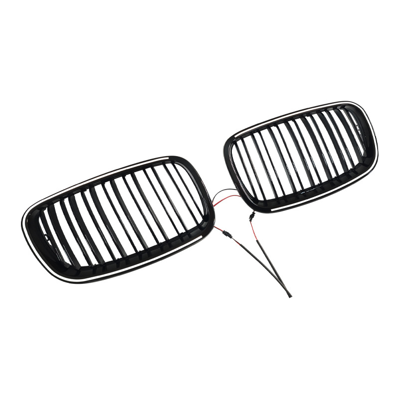 LED traka za rešetku radiatora BMW X5 E70/E71 (07-13), dvovodična zamjena, ABS plast