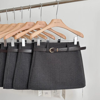 A-linijska suknja od vunene tkanine, udio poliestera 50–70%, kratka, zima 2024, gradski stil