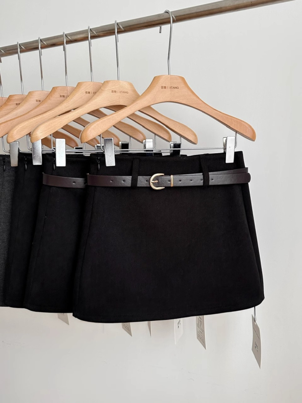 A-linijska suknja od vunene tkanine, udio poliestera 50–70%, kratka, zima 2024, gradski stil