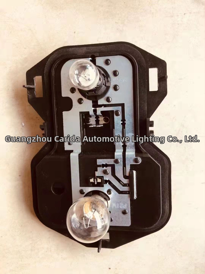 Brzdové svetlo pre auto X4 halogén 12V 24W 4300K