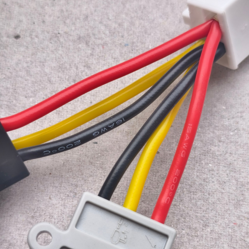 Μετατροπέας DC τάσης για ηλεκτρικό όχημα, καλώδιο με 3 εισόδους/6 εξόδους, χωρίς φθορά καλωδίου, βολτόμετρο προβολέα με άμεση εγκατάσταση