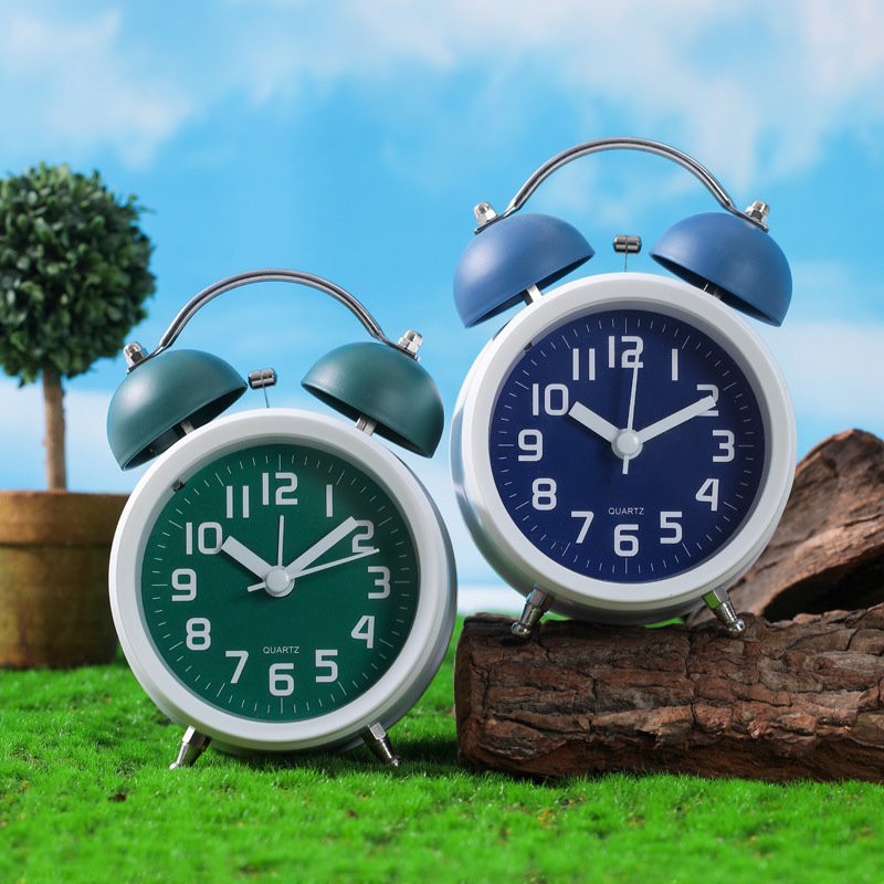 Ρολόι αφύπνισης για παιδιά και φοιτητές, αναλογικό με αριθμούς, λειτουργεί με μπαταρία, μεταλλικό περίβλημα, ομαλή κίνηση δευτερολέπτου
