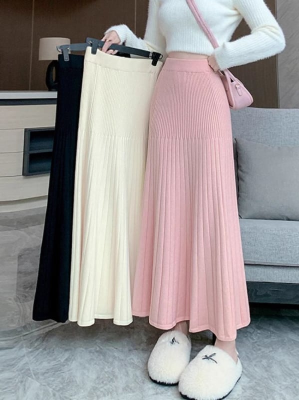 Pletena plisirana midi suknja, elastični visoki pojas, A-linija s ribljim repom, mješavina viskoze i poliestera