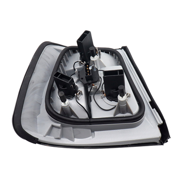 Tunfer LED stražnje svjetlo za BMW E34 – 63211384010