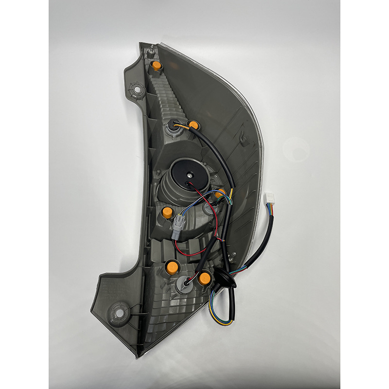 Speedrun stražnje svjetlo za auto ABS | Model R 81551-52A80 / L 81561-52880 | Kompatibilno s Pursuit C 12-14