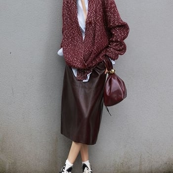 Ženska PU kožna midi suknja, boja Angora crvena, visoki struk, uski kroj, za jesen i zimu, elegantan uredski stil.