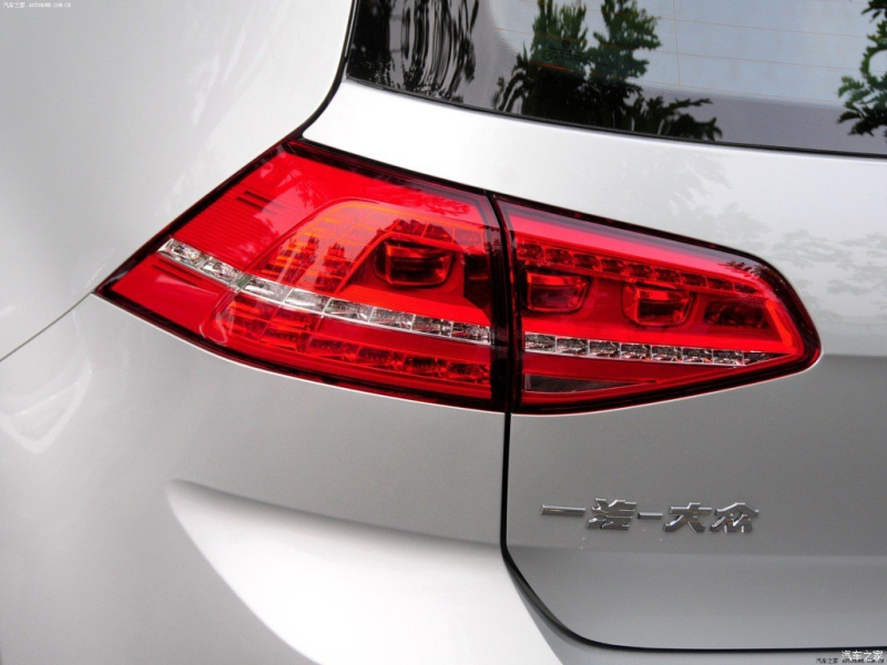 Golf 7 hátsó lámpa-összeállítás (2013–2017) – Xinhuanhao DD, Alkatrész szám 8569564