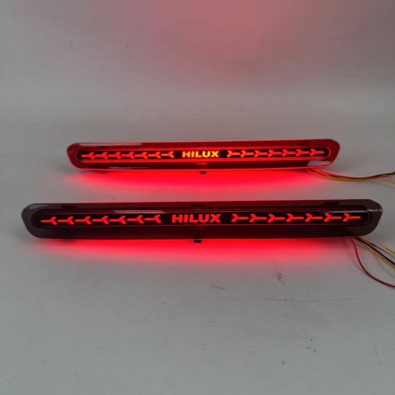 16–21 Hilux Revo felső féklámpája, LED, ABS házban, 12V, élettartam 50 000 óra, hátsó ködfény és irányjelző