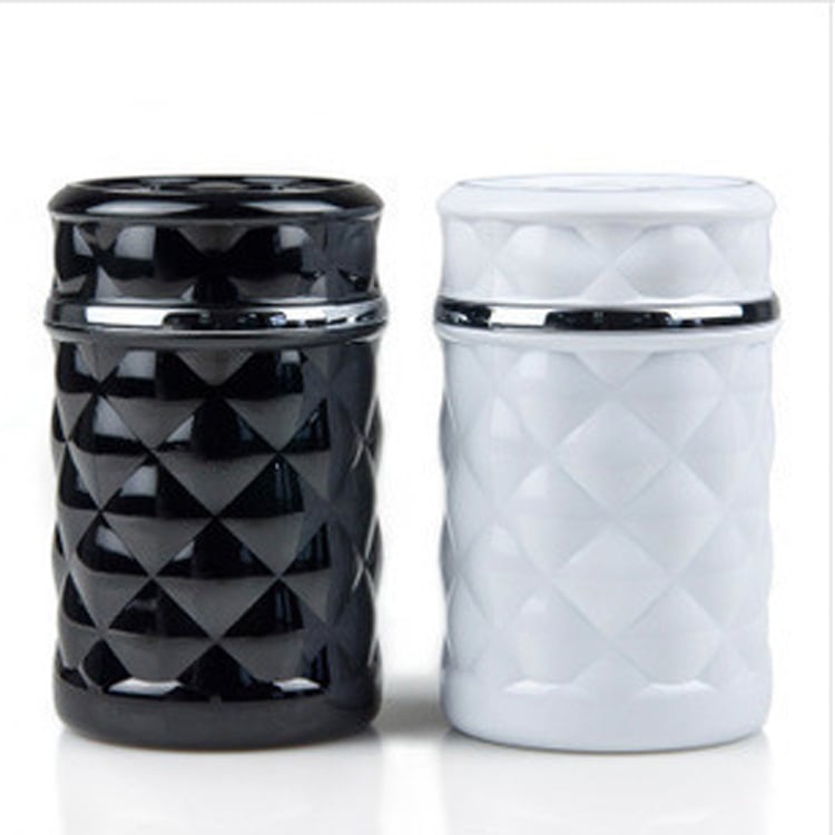 Τασάκι αυτοκινήτου με επιφάνεια κοπής διαμαντιού, LED φως, έξοδος αέρα υψηλής θερμοκρασίας — πλαστικό, 100 g