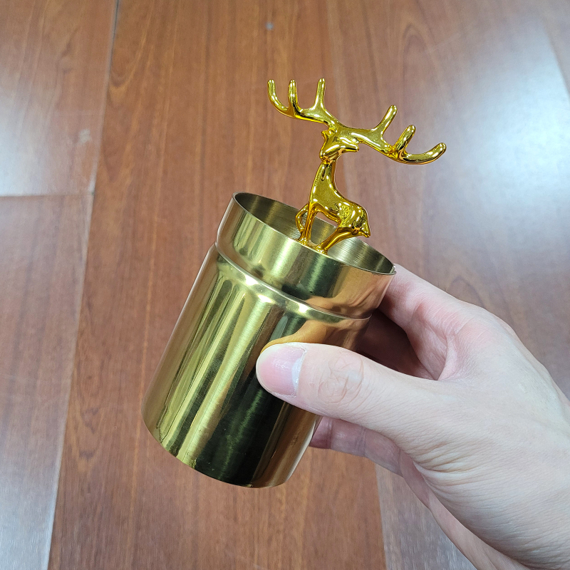 Ανοξείδωτο τασάκι αυτοκινήτου και οικιακής χρήσης με καπάκι, σχέδιο ελάφι, μοντέλο A348, φινίρισμα λείανσης, βάρος 193 g