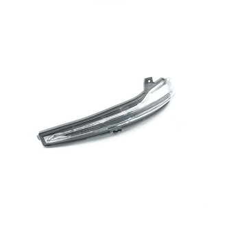 Mercedes-Benz visszapillantó tükör irányjelző fénye — modellek A0999060701/0801/7101/8101; alkatrész számok A0999060143/0243/7301/7401; kompatibilis autóm modellek A0999064701/4801/4501/4601