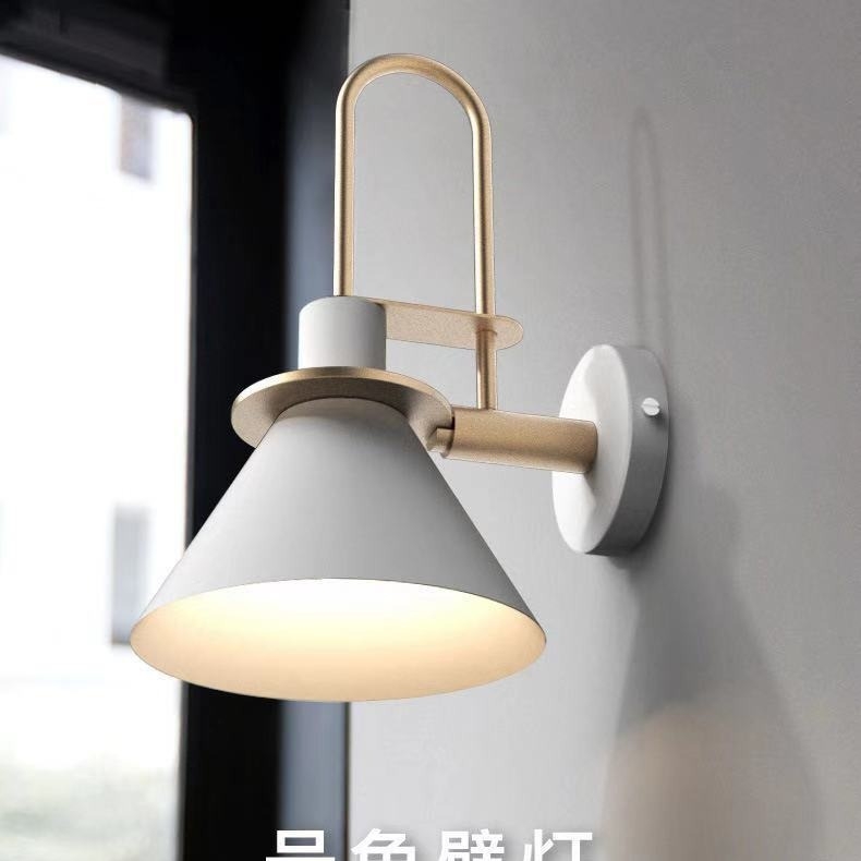 Zidna svjetiljka s kovnim tijelom i sjenilom; LED svjetlo, 220V, moderni minimalistički nordijski retro industrijski stil
