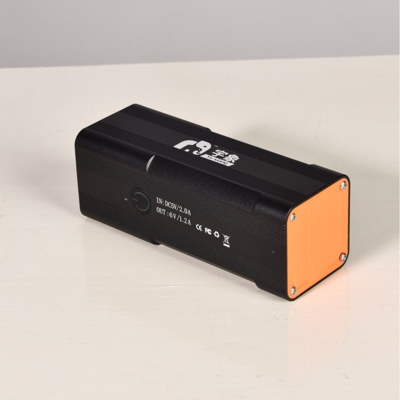 LED sarokfali fény, újratölthető lítium akkumulátorral – Yuxiang