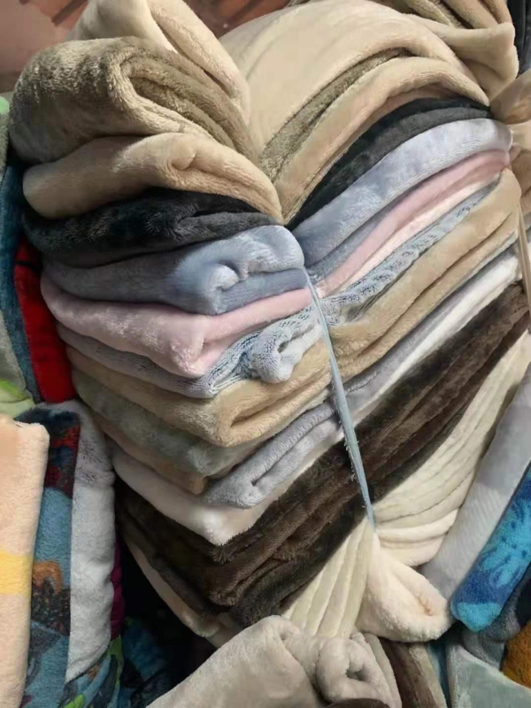 Flanel deka od poliestera, jednobojni uzorak, težina ispod 300 g, pogodna za proljeće i jesen